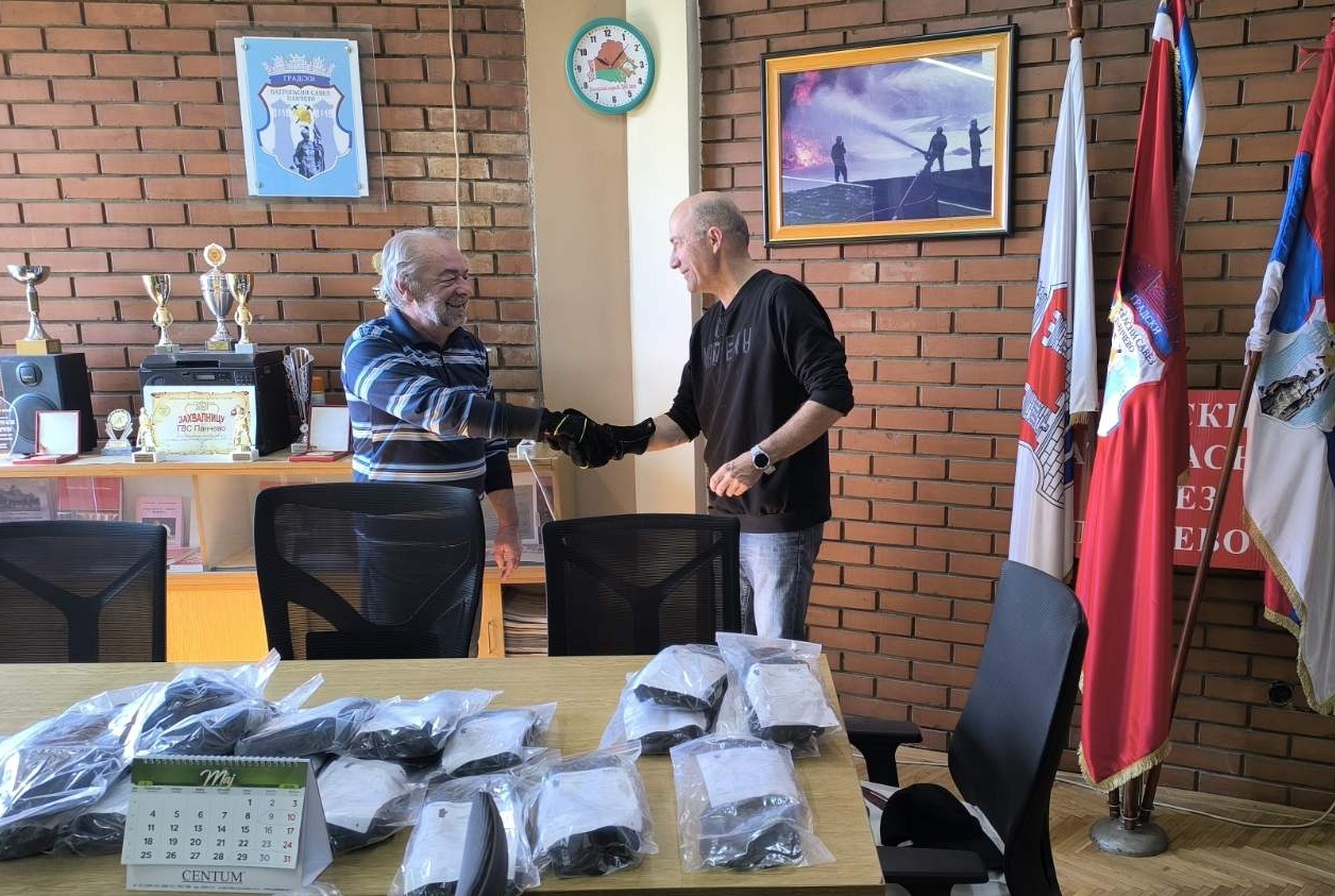Donacija vatrogasnih rukavica